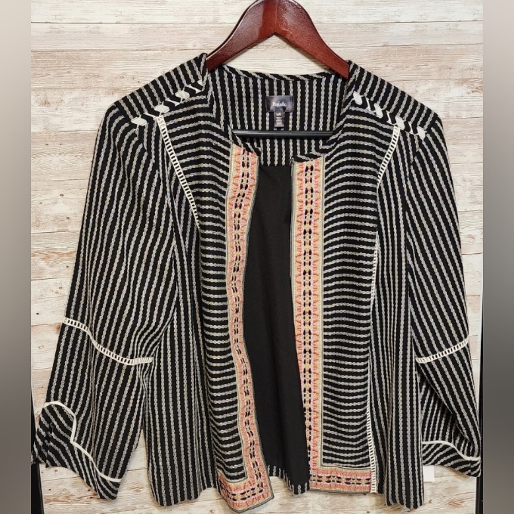 Rafaela Tribal-like Black & White Print Blazer - L